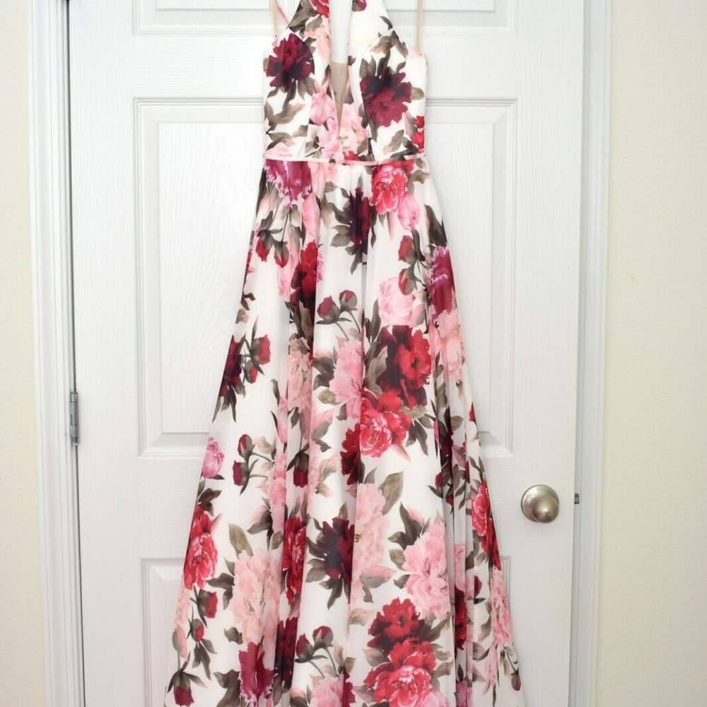 Faviana Glamour S10278 - Size 2 A Line, Sleeveless - Picture 2 of 7